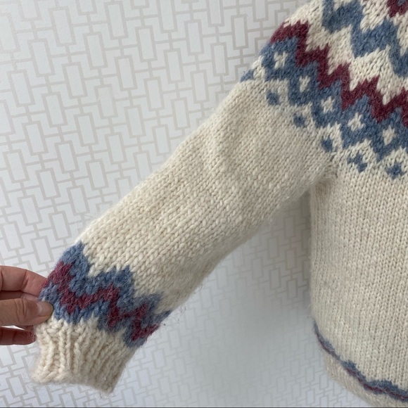 Vintage Nordic style Pullover Sweater, hand Knit by my Mom - Picture 3 of 7